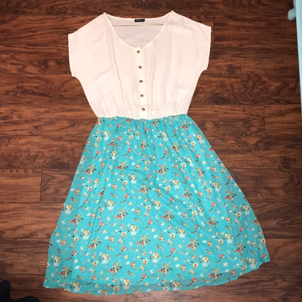 Perfect spring outing dress ❤️😍💕